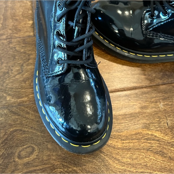 DR. MARTENS WOMEN’ lS 1460 W PATENT LEATHER BOOTS| SIZE 9| EXCELLENT CONDITION - Picture 7 of 9